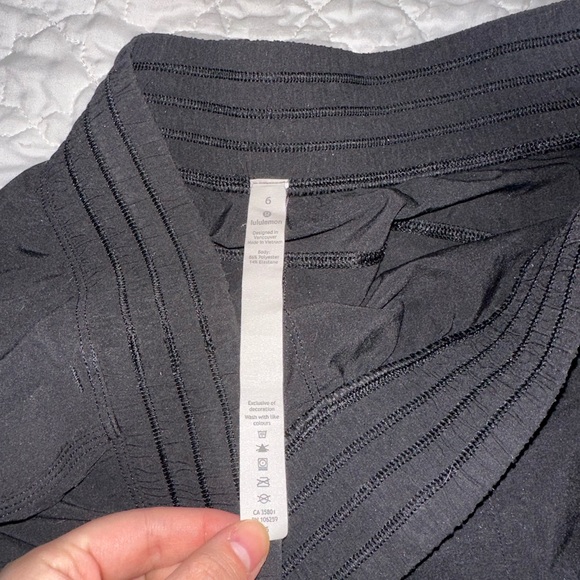 Lulu lemon joggers. - Picture 3 of 3